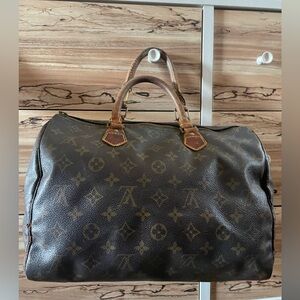 Louis Vuitton Speedy 30
